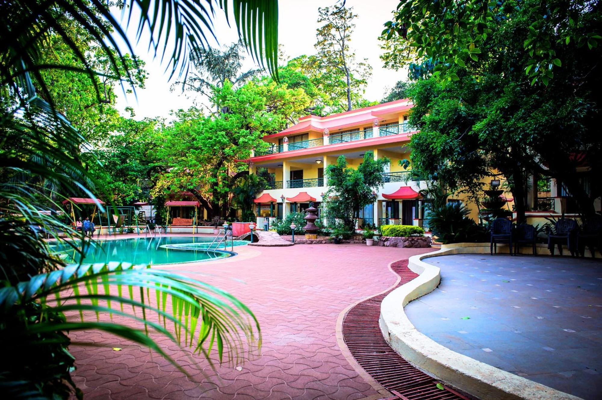 Adamo The Resort Matheran Exteriör bild