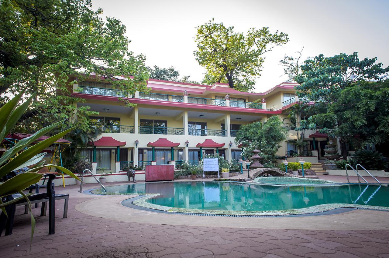 Adamo The Resort Matheran Exteriör bild