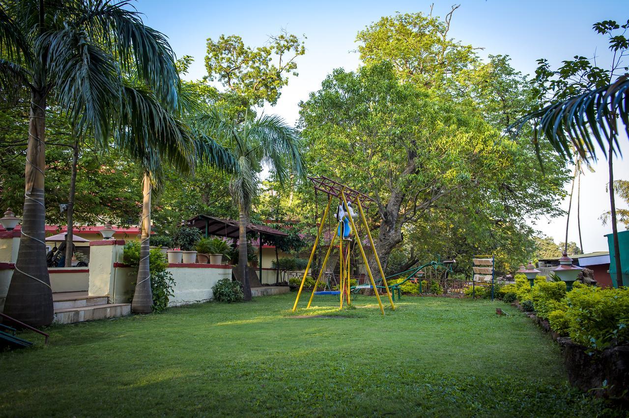 Adamo The Resort Matheran Exteriör bild
